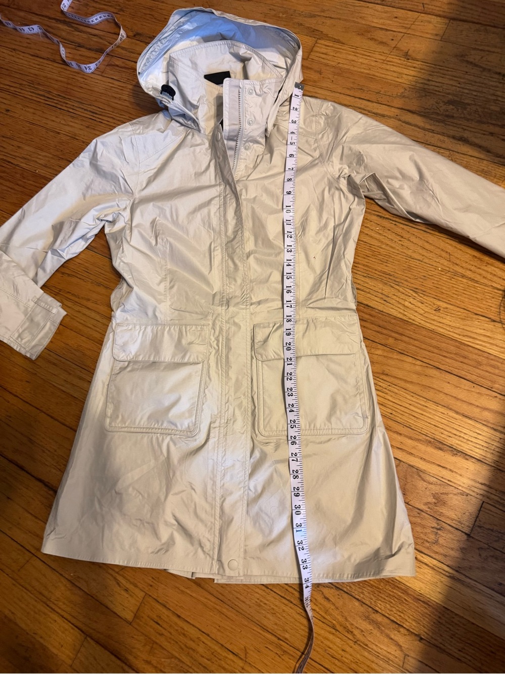 Patagonia Cream Hooded trench rain  Coat used once size S women - Picture 13 of 14
